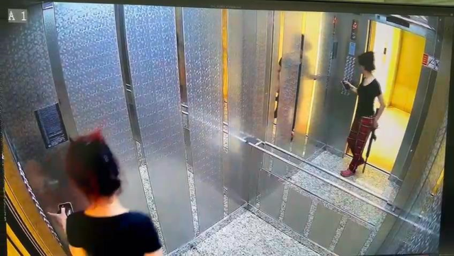 Pijamasını bile değiştirmedi! Eski sevgilisinin evini pompalıyla bastı