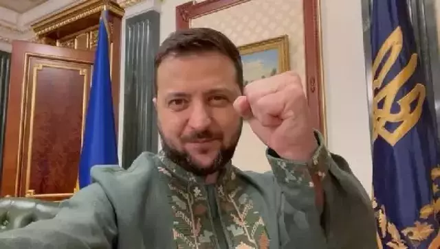 Zelenski, Vışıvanka Günü sebebiyle işlemeli gömleğini giydi