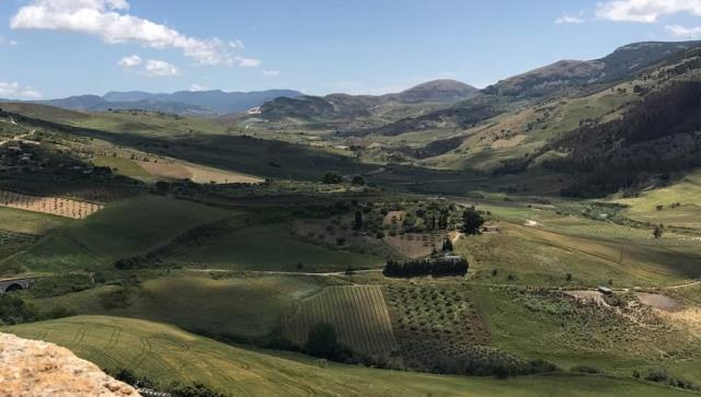 18 liraya aldıkları harabeye dönmüş tarihi eve neler yaptılar neler! Herkes görmek için akın ediyor