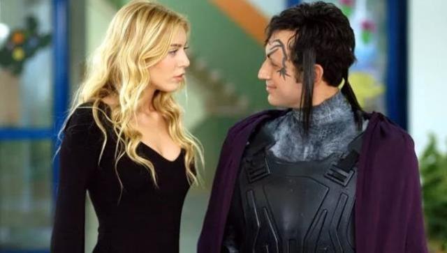 Selena'daki Hades rolüyle hafızalara kazınan Sinan Çalışkanoğlu, yıllar sonra yaşadıklarını anlattı: Beni görünce besmele çekerlerdi