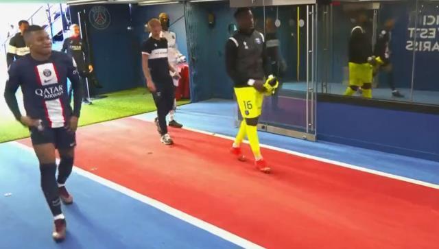 Mbappe'den skandal hareket! Ağzı açık kalan 20 yaşındaki futbolcu olduğu yerde kalakaldı