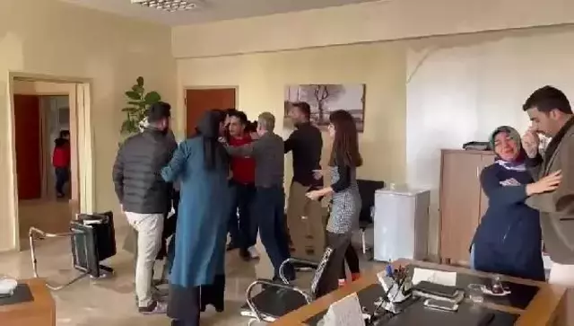 Şanlıurfa'da Öğretmenlere Saldırı: 3 Öğretmen Yaralandı