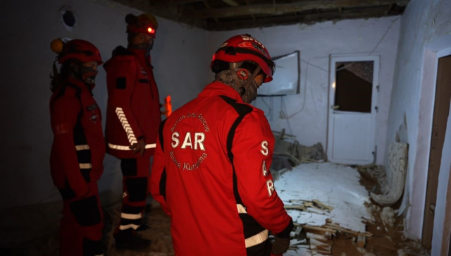 Düğün hazırlığı yapan ailenin üzerine evin tavanı çöktü