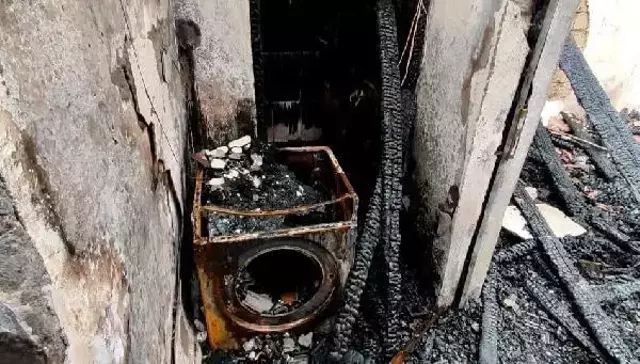 Madde bağımlısı oğulları evi yaktı, otomobilde kalıyorlar