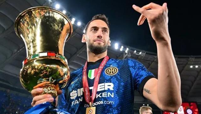 Herkes, 'Bu nasıl teklif' diyor! Tottenham, Hakan Çalhanoğlu transferi için düğmeye bastı