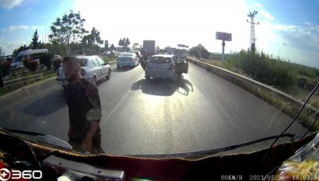 Antalya'da trafikte yol vermeme kavgası