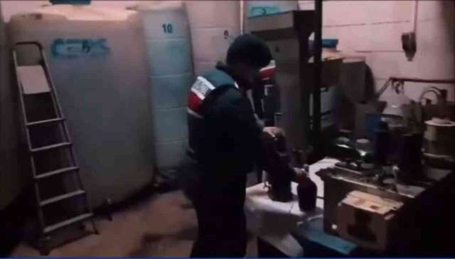 26 ilde operasyon! Yüzlerce litre kaçak alkol ele geçirildi, 50 şüpheli gözaltında