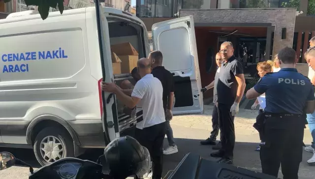 Doktor, lüks rezidansta kolunda serum takılı halde ölü bulundu