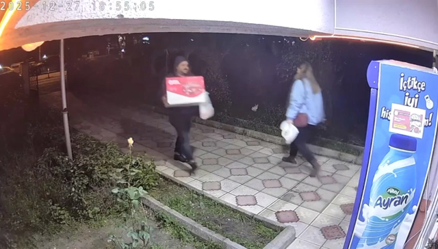 Sırra kadem basan Elif Kumal'ın kampa gitmek için evden çıktığı anlar