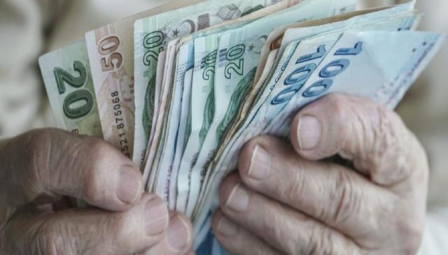 Emekli zammı sonrası bankalardan promosyon çılgınlığı! SSK ve Bağ-Kur emeklisi için 7.000 TL üstüne çıkan promosyon