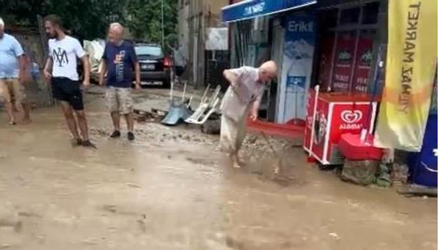 Selde kaybolan adamın 2 gün sonra dere yatağında cesedi bulundu