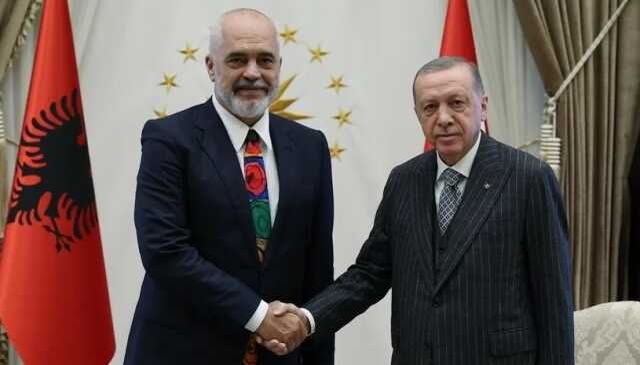 Arnavutluk Başbakanı Rama'dan, Cumhurbaşkanı Erdoğan'a destek mesajı
