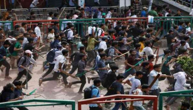 Bangladeş'te, kamu sektöründeki işlerde uygulanan kota sistemine karşı düzenlenen protestolarda 6 öğrenci hayatını kaybetti
