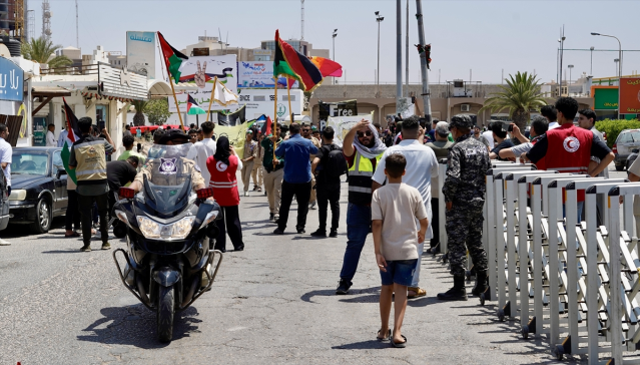 Mağrip Direniş Konvoyu'na katılmak üzere yola çıkan Türk gazeteciye Mısır'dan deport