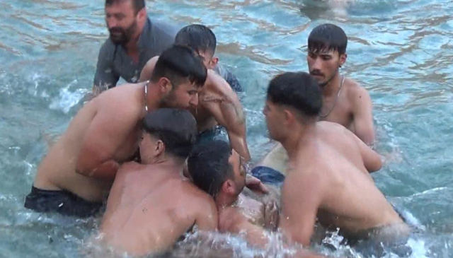Etkinliklerde çeşitli yarışmalar ve ödüller