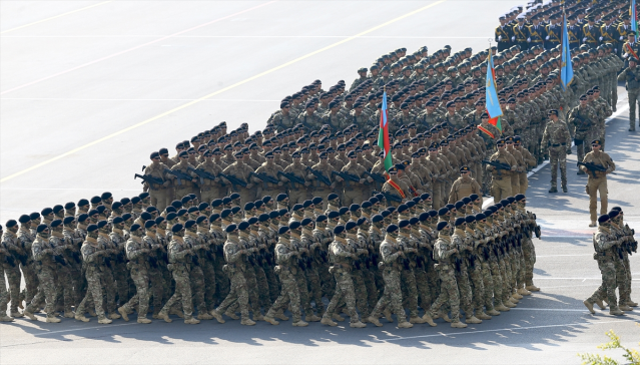 Karabağ Zaferi'nin yıl dönümünde tarihi görüntüler! Erdoğan ve Aliyev'i Türk F-16'larını böyle izledi