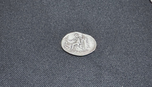 Edirne Kapıkule'de tarihi eser operasyonu: Büyük İskender portreli sikkelerle kaçarken yakalandılar