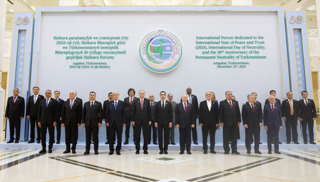 Cumhurbaşkanı Erdoğan Türkmenistan'da! Bir yanında Putin diğer yanında Pezeşkiyan