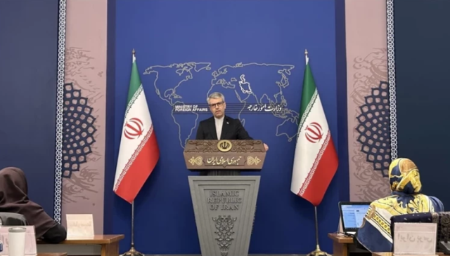 Bu tehdit masa dağıtır! Hamaney açık açık meydan okudu