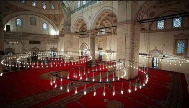 ANKARA İFTAR SAATİ 22 MART | Akşam ezanı kaçta okunuyor, iftar saati kaçta? İstanbul, İzmir, Bursa il il iftar saatleri!