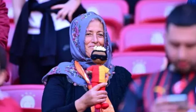 Neslihan Teyze kim? Osimhen'e örgü bebek yapan Neslihan Teyze kimdir?