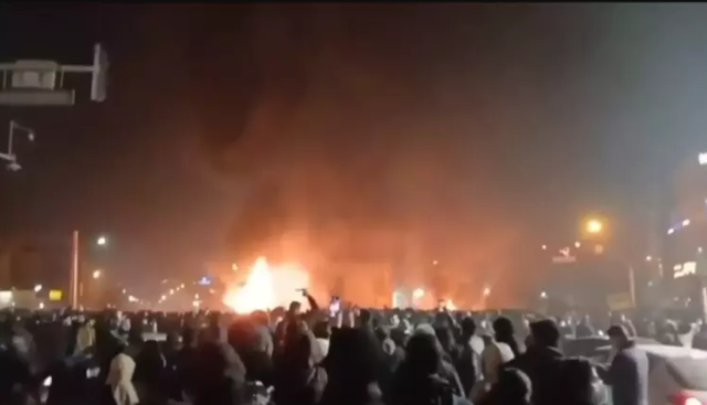 Hamaney: Geri adım atmayacağız, isyancılara tolerans yok