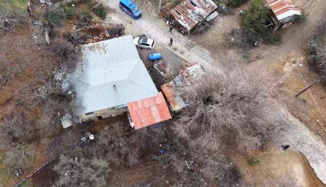 Emniyet müdürü bizzat sahaya indi! Köy kuşatıldı, kuş uçurtulmadı