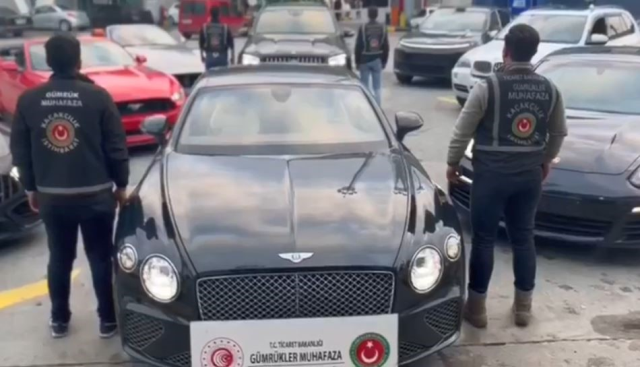 Gümrükten usulsüz geçirilen 65 lüks araca el konuldu: 22 gözaltı