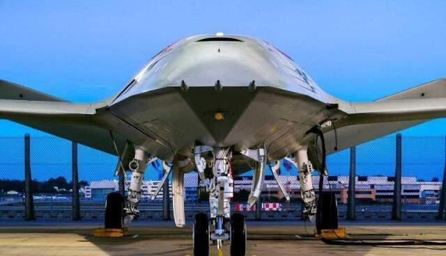 Dünyanın ilk insansız tanker uçağı MQ-25 Stingray, uçak gemisine konuşlandırıldı