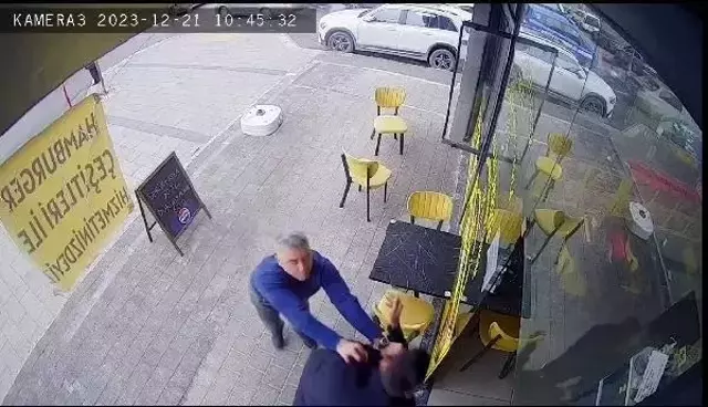 Avcılar Emniyet Müdürü, eski polis memurunu darbetti