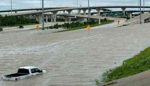 Beryl Kasırgası, ABD'yi fena vurdu! Texas'ta 6 kişi öldü, 2.7 milyon ev ve iş yeri elektriksiz kaldı