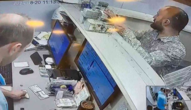 Kapalıçarşı'dan Çaldıkları 250 Bin Dolarla Yakalandılar