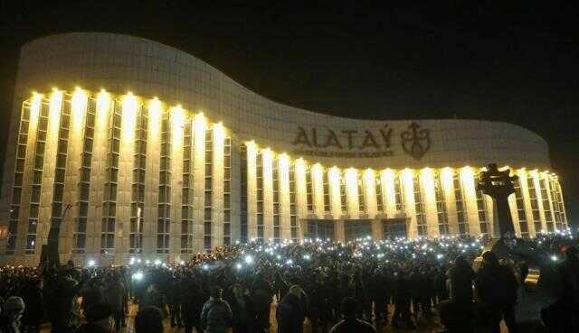 ABD, Kazakistan'ı savaş alanına çeviren protestolarla ilgili 'sükunet' çağrısında bulundu