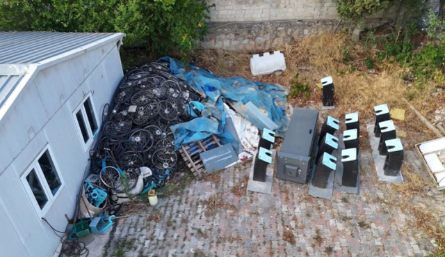 İBB'ye ait yüzlerce bisiklet hurdalık alanda çürümeye tek edildi
