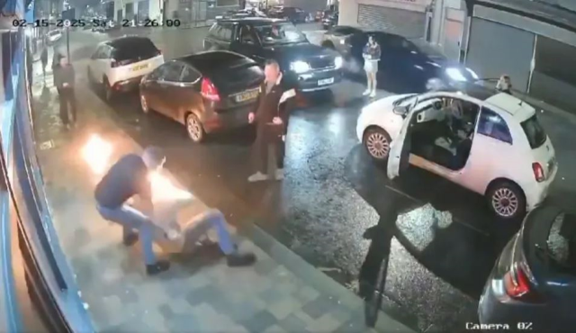 Müşterinin yüzüne moltof atıp para kasasını çaldı