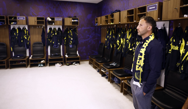 Fenerbahçe, Domenico Tedesco ile 2 yıllık sözleşme imzaladı