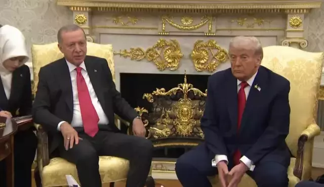 Erdoğan Beyaz Saray'da açıklama yaparken