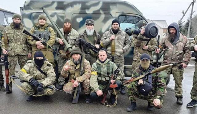 Ukrayna saflarına katılan Çeçenler 'Şeyh Mansur Taburu'nu kurdu! Liderlerinin sözleri Kadirov'u çıldırtacak