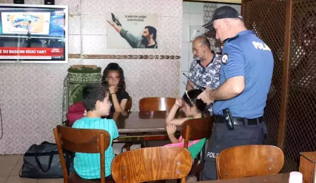 Adana'da anneleri tarafından kebapçıya terk edilen 3 çocuğun gözyaşları yürek sızlattı