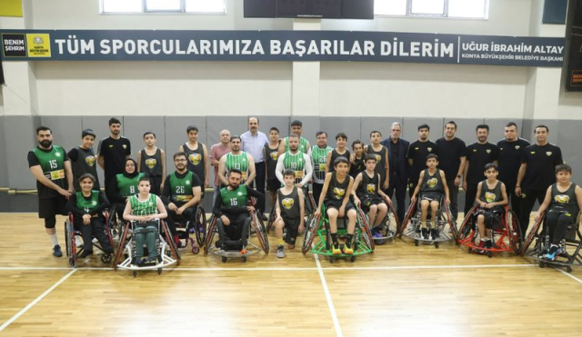Başkan Altay Tekerlekli Sandalyeye Oturdu Engelli Basketçilerle Maç Yaptı