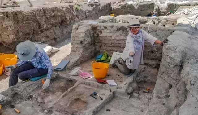 Çatalhöyük'te 9 bin yıllık sır çözülüyor! 'Ölüler evi' bulundu