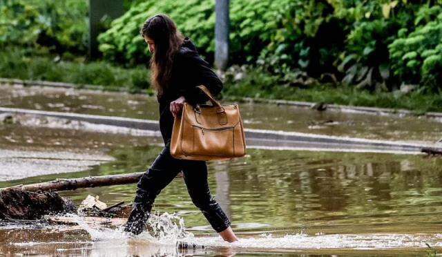 Almanya'da sel felaketi! 6 bina yıkıldı, 33 kişi yaşamını yitirdi