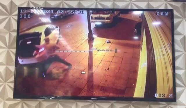 200 bin liralık telefon hırsızlığı saniye saniye kameralara yansıdı