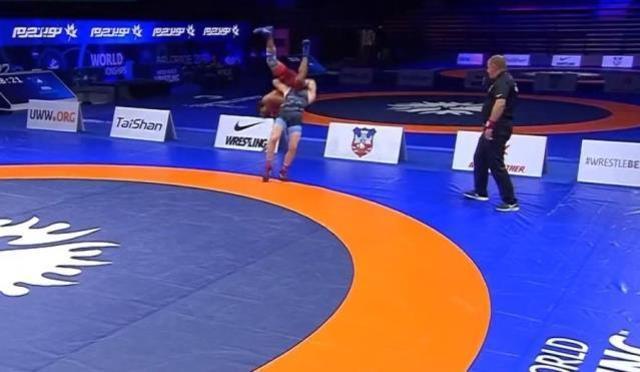 Tam da savaşın yeniden başladığı gün! Azerbaycanlı güreşçi, Ermeni rakibini perişan etti