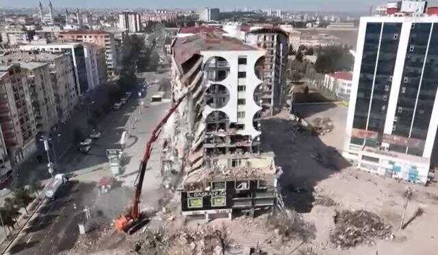 Galeria Sitesi ile ilgili çarpıcı detay! Profesör depremdeki yıkımın 3 önemli nedenini sıraladı