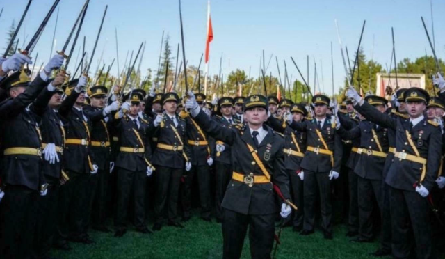 Disiplin kuruluna sevk edilen 5 teğmenin savunmaları başladı