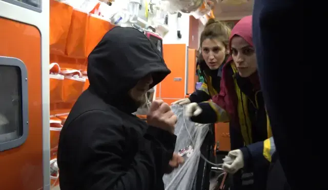 Hasandağı'nda mahsur kalan öğrenciler donma tehlikesi geçirdi, 50 kişilik ekip kurtardı