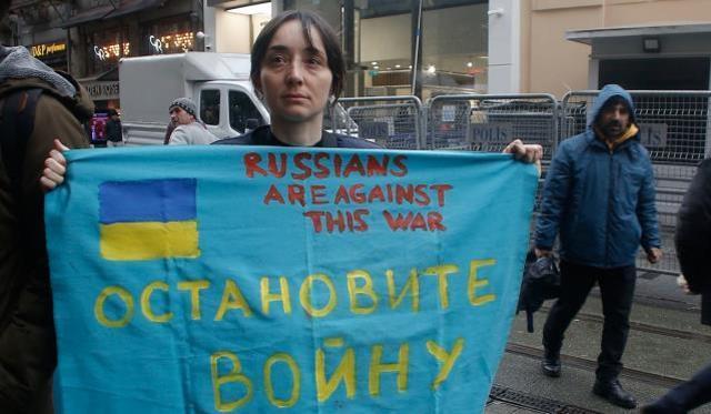 Ukraynalılardan, Rusya Konsolosluğu önünde eylem: Savaşı durdurun!