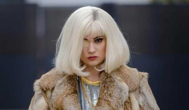 Bergen filmi sansürlenerek yayınlandı, başrol Farah Zeynep Abdullah tepkilerin ardından seyirciden özür diledi