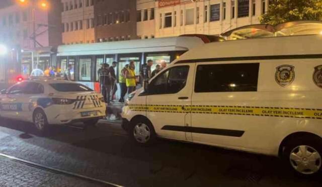 Beyazıt'ta tramvayın altında kalan kişi yaşamını yitirdi